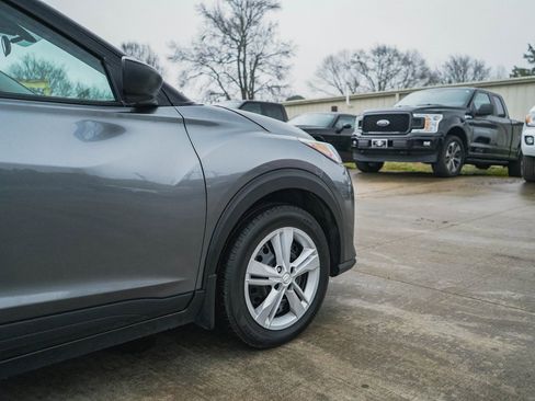 Used 2024 Nissan Kicks S image 28