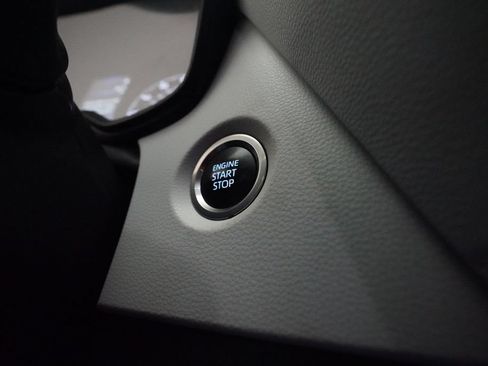 Used 2023 Toyota Corolla SE FWD image 30