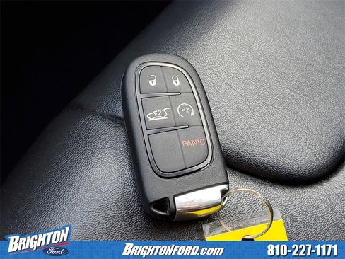 Used 2019 Jeep Cherokee Trailhawk w/ Comfort/Convenience Group image 29