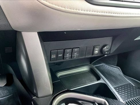 Certified 2017 Toyota RAV4 Limited w/ Advanced Technology Package AWD/4WD image 18