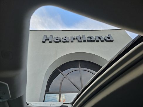 Used 2021 Toyota Highlander XLE image 75