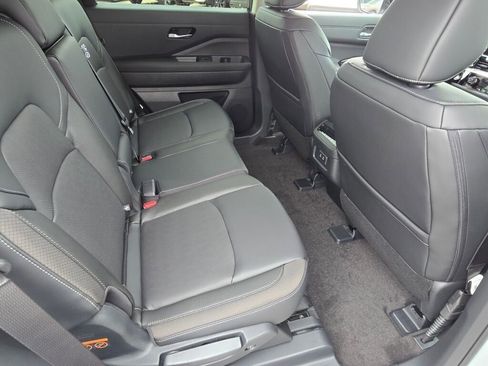 New 2026 Nissan Pathfinder SL AWD/4WD image 7
