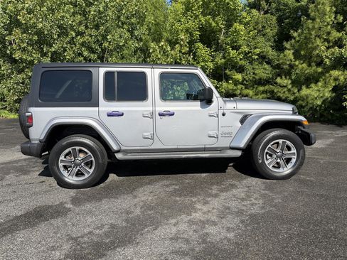 Used 2020 Jeep Wrangler Unlimited Sahara AWD/4WD image 20