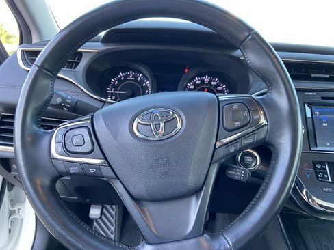 Used 2018 Toyota Avalon Touring w/ All Weather Liner Package FWD image 3