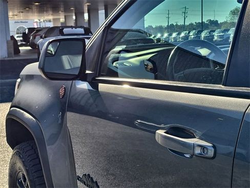 Used 2021 Chevrolet Colorado ZR2 w/ ZR2 Dusk Special Edition image 11