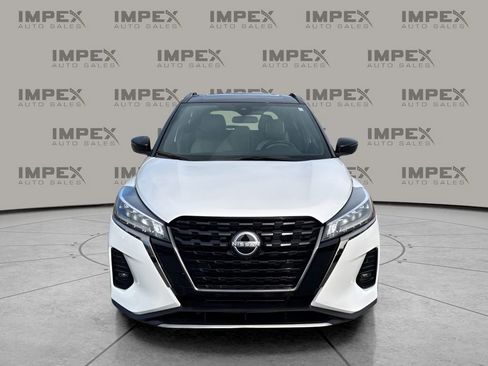 Used 2024 Nissan Kicks SR w/ SR Premium Package image 8