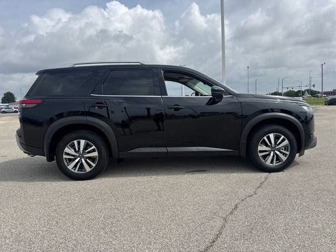 Used 2025 Nissan Pathfinder SL w/ Cargo Package FWD image 8