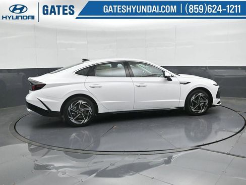 New 2026 Hyundai Sonata SEL image 3