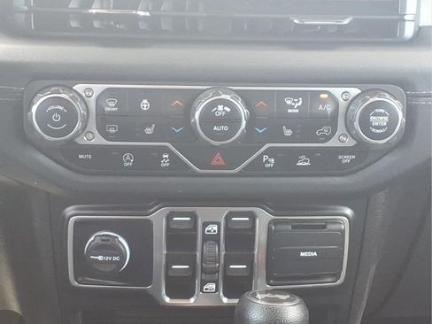 Used 2024 Jeep Wrangler Unlimited Sahara w/ Safety Group AWD/4WD image 25
