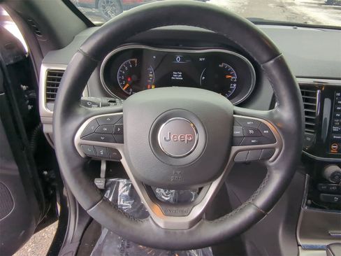 Certified 2022 Jeep Grand Cherokee Laredo X image 29