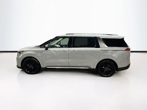 Used 2024 Kia Carnival SX Prestige image 4