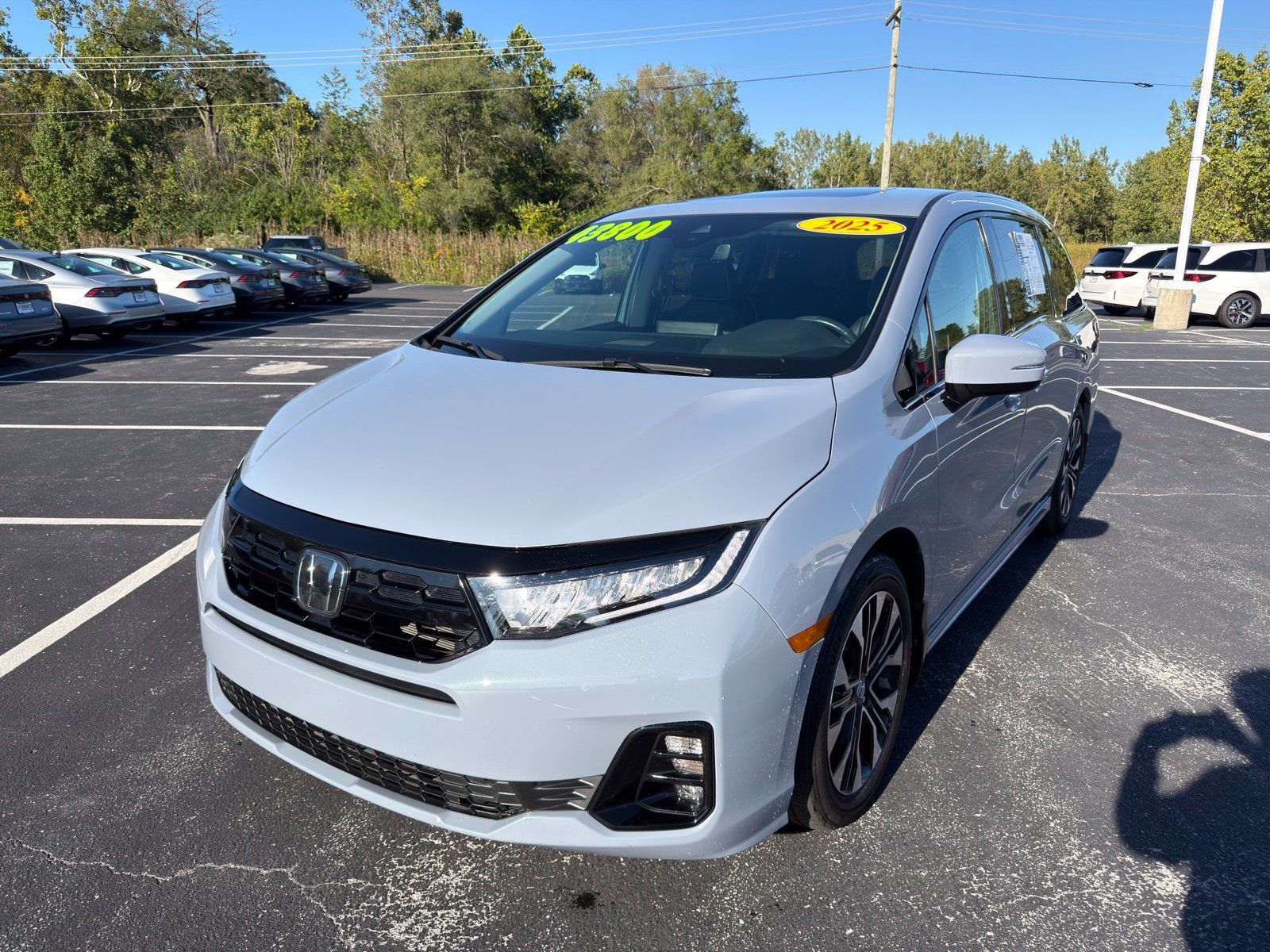 Used 2025 Honda Odyssey Elite image 2