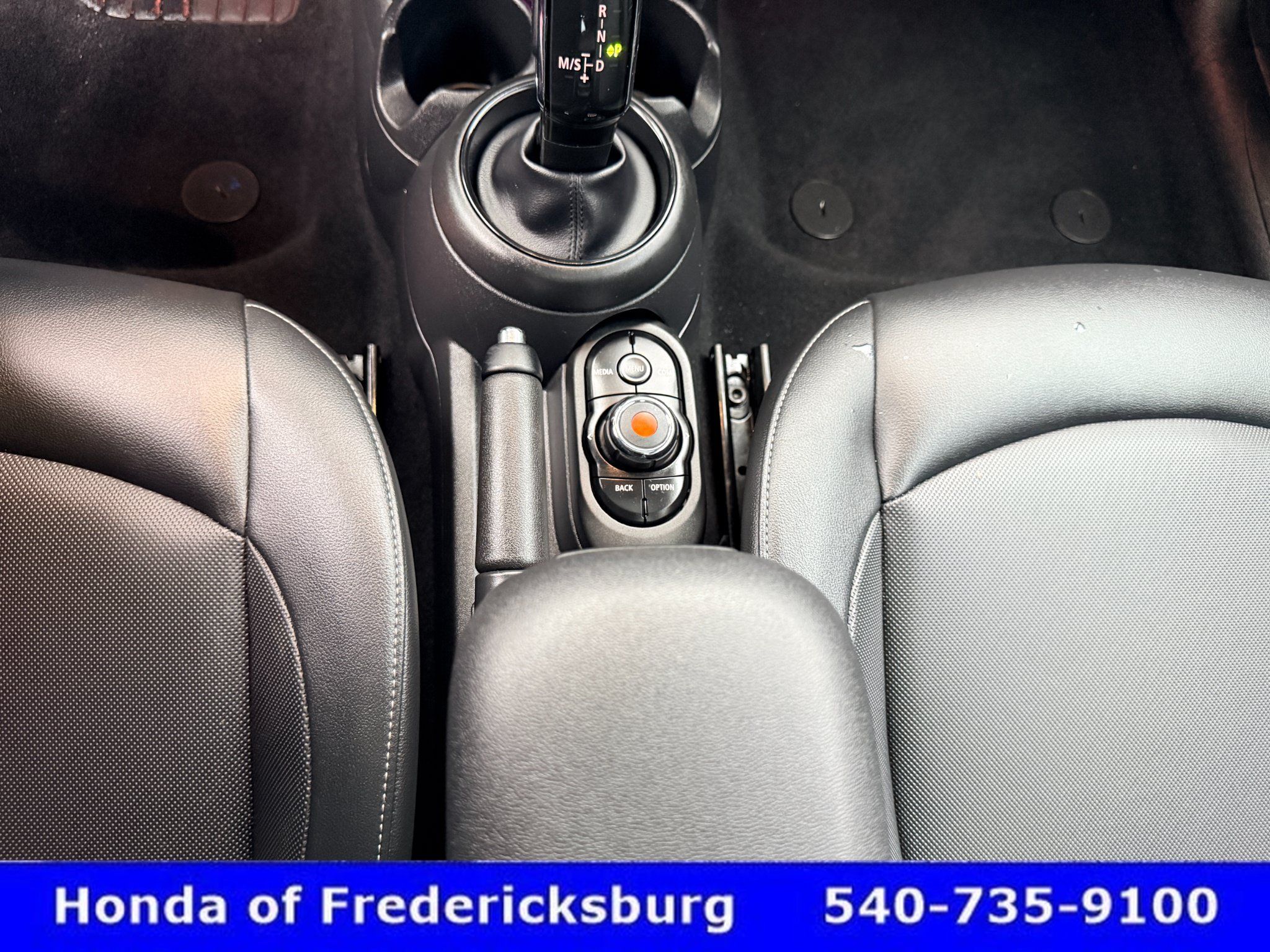 Used 2021 MINI Cooper 2-Door Hardtop FWD image 32
