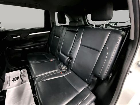 Used 2015 Toyota Highlander XLE AWD/4WD image 19