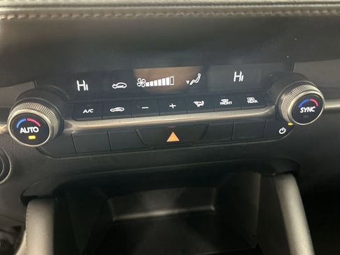 Certified 2025 MAZDA MAZDA3 s Sport FWD image 16