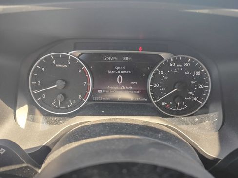 Used 2023 Nissan Rogue SV FWD image 3
