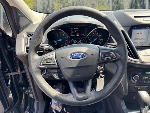 Used 2017 Ford Escape SE w/ Equipment Group 201A AWD/4WD image 18