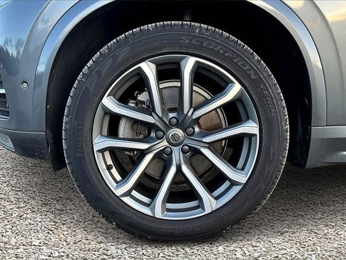 Used 2019 Volvo XC90 T6 Momentum w/ Advanced Package image 8