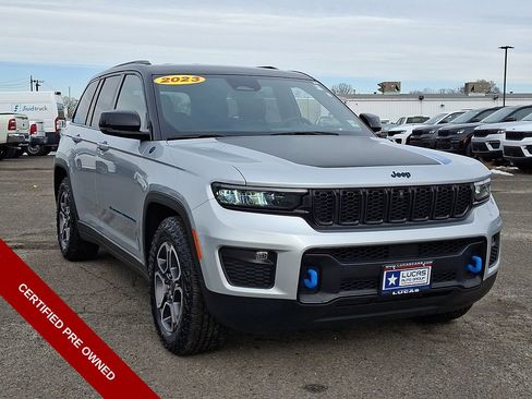 Used 2023 Jeep Grand Cherokee Trailhawk AWD/4WD image 2