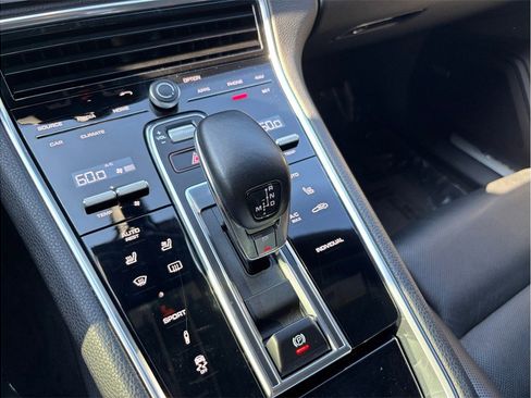 Used 2018 Porsche Panamera 4S image 38