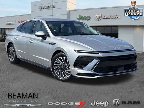 Used 2025 Hyundai Sonata SEL FWD image 1