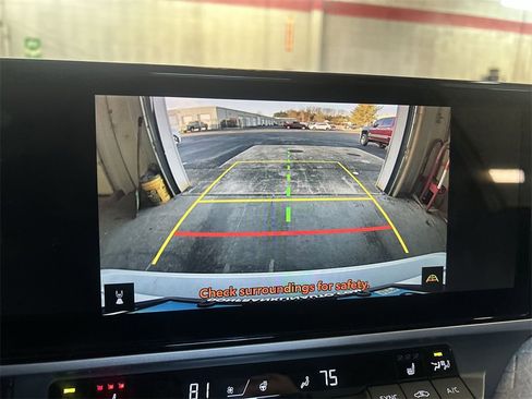 Used 2025 Toyota Camry XLE image 23