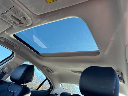 New 2026 Genesis G70 2.5T Prestige image 32