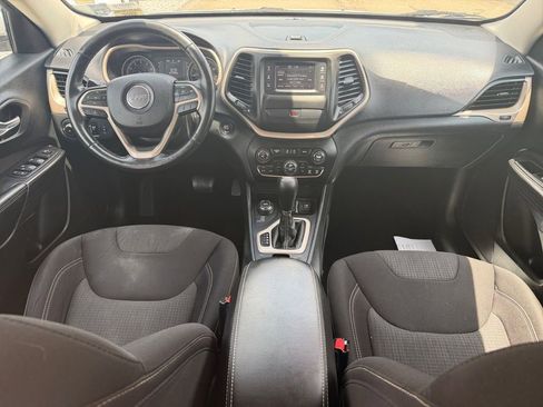Used 2015 Jeep Cherokee Latitude w/ Comfort/Convenience Group AWD/4WD image 11
