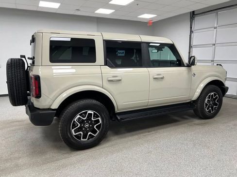 Used 2025 Ford Bronco Outer Banks image 11