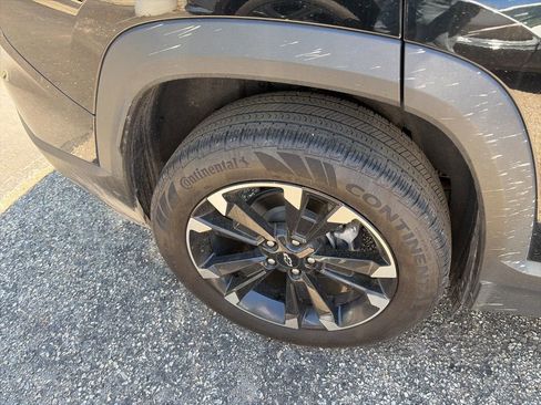 Used 2025 Chevrolet Equinox RS FWD image 5