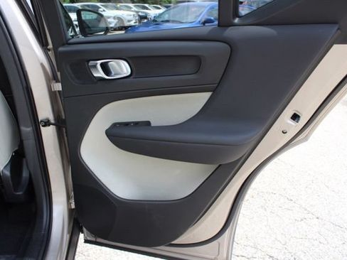 Used 2023 Volvo XC40 B5 Ultimate w/ Climate Package AWD/4WD image 18