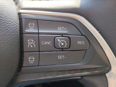 Used 2023 Jeep Grand Cherokee L Laredo AWD/4WD image 12