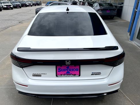 Used 2023 Honda Accord Sport image 3