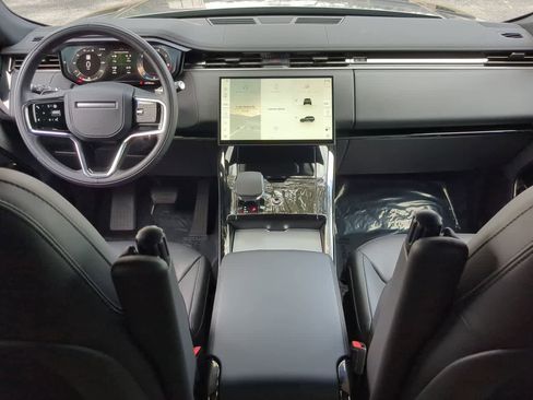 Used 2025 Land Rover Range Rover Sport SE image 15