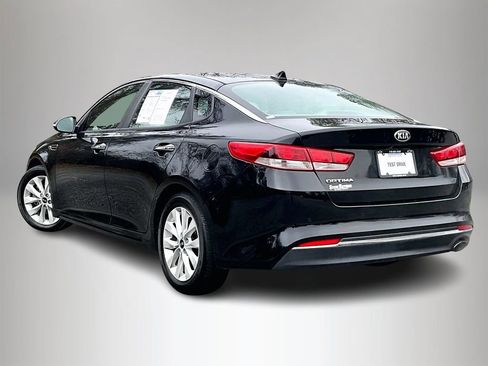Used 2018 Kia Optima LX w/ 17" Alloy Wheels Package image 7