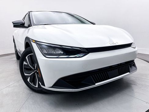 Used 2023 Kia EV6 Light image 3