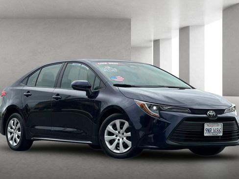 Used 2024 Toyota Corolla LE FWD image 2