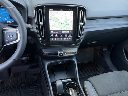 Used 2023 Volvo XC40 Recharge Ultimate AWD/4WD image 30