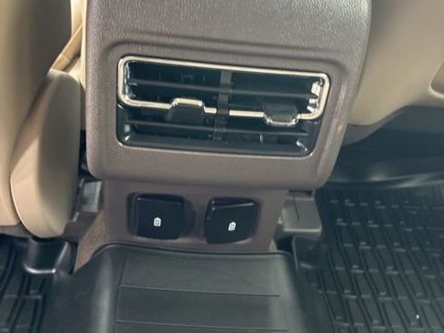 Used 2023 Lincoln Corsair Reserve w/ Equipment Group 201A AWD/4WD image 22