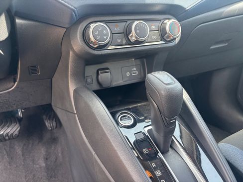 Used 2025 Nissan Versa SV FWD image 39
