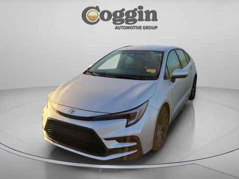 Used 2024 Toyota Corolla SE FWD image 6