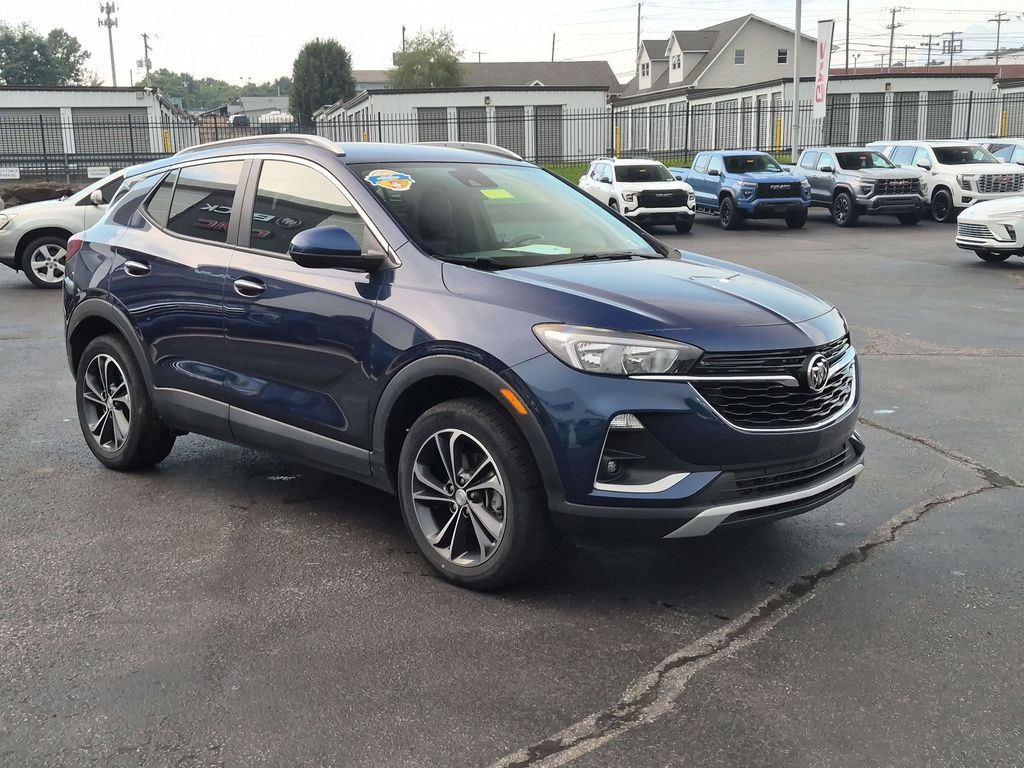 Used 2023 Buick Encore GX Select w/ Safety Package II AWD/4WD image 4