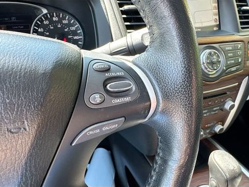 Used 2019 Nissan Pathfinder Platinum image 38
