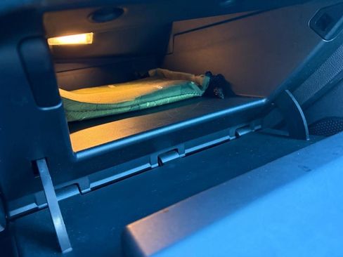 Used 2019 Jeep Cherokee Limited image 27