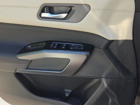New 2026 Nissan Pathfinder SL FWD image 25