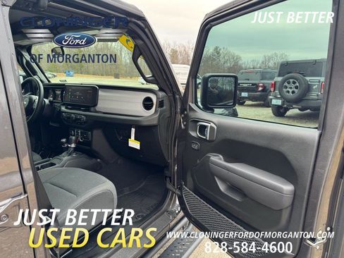 Used 2025 Jeep Wrangler Sport image 14