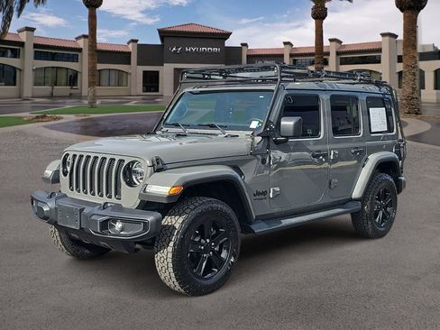 Used 2020 Jeep Wrangler Unlimited Sahara AWD/4WD image 4