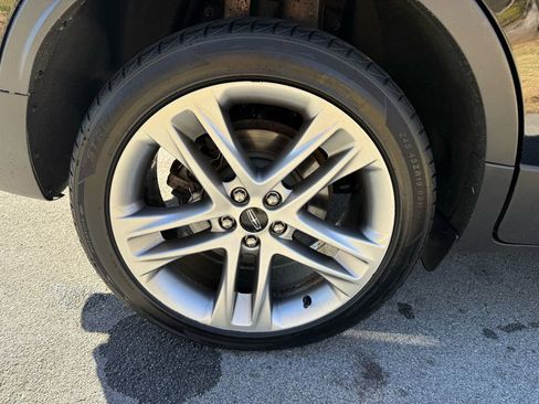 Used 2018 Lincoln MKC Reserve w/ Lincoln MKC Climate Package image 12