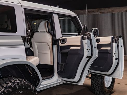 Used 2023 Ford Bronco Heritage Edition AWD/4WD image 27
