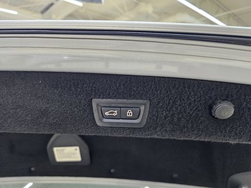 Used 2020 BMW 740i image 15